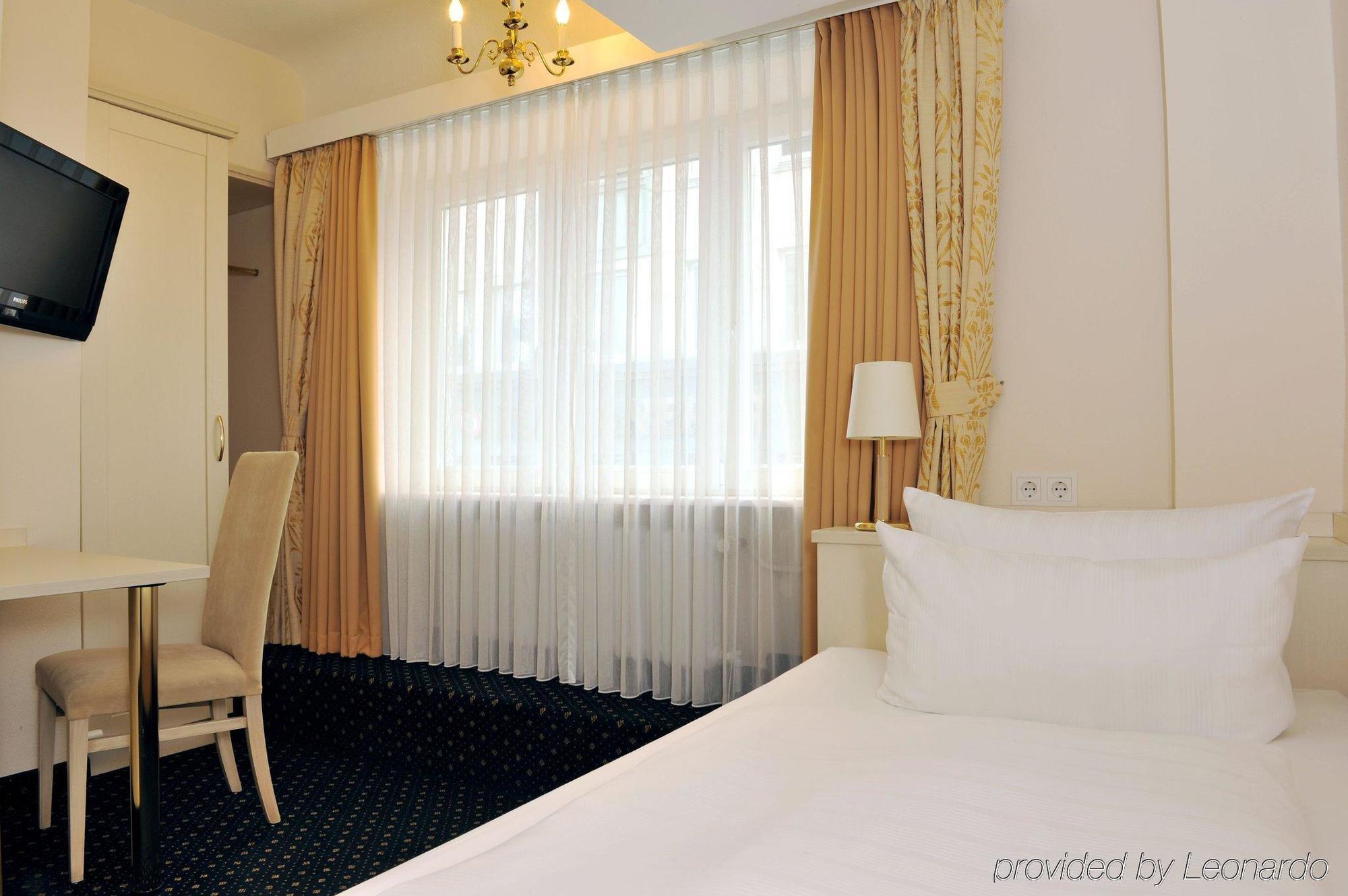 Hotel Fuerst Bismarck Hamburgo Quarto foto